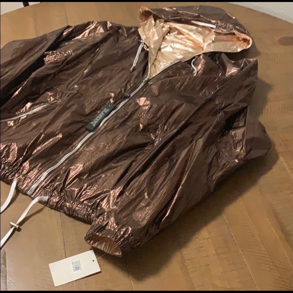 BLANK NYC Metallic Reversible Windbreaker - Picture 5 of 6